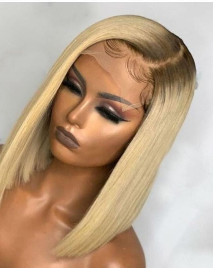 Short blonde Wig